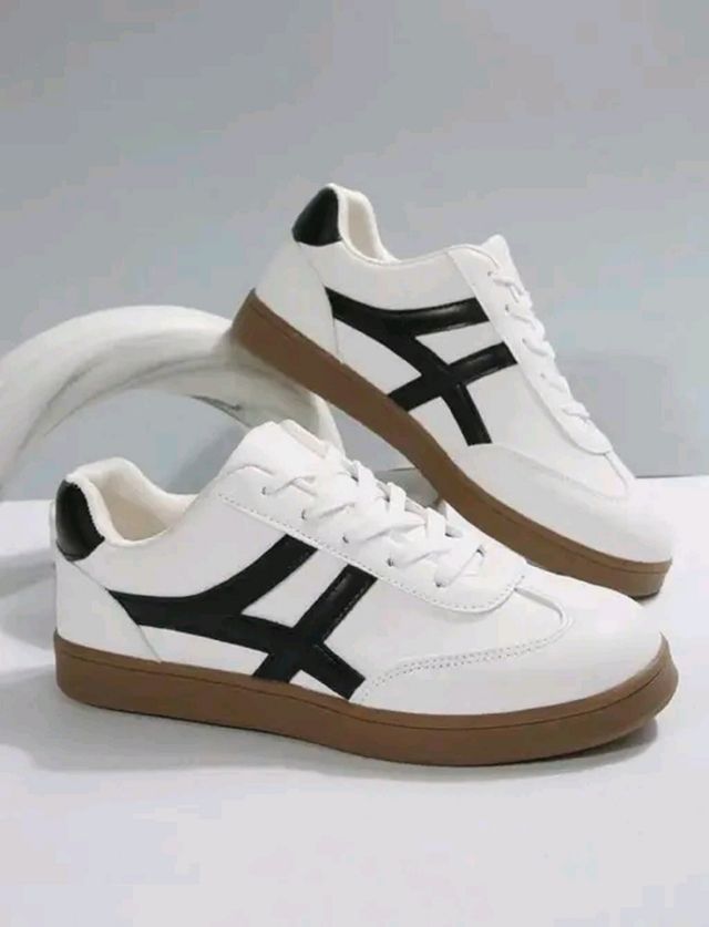 Premium White Casual Sneakers for Men & Women | Lightweight Fashion Walking Shoes